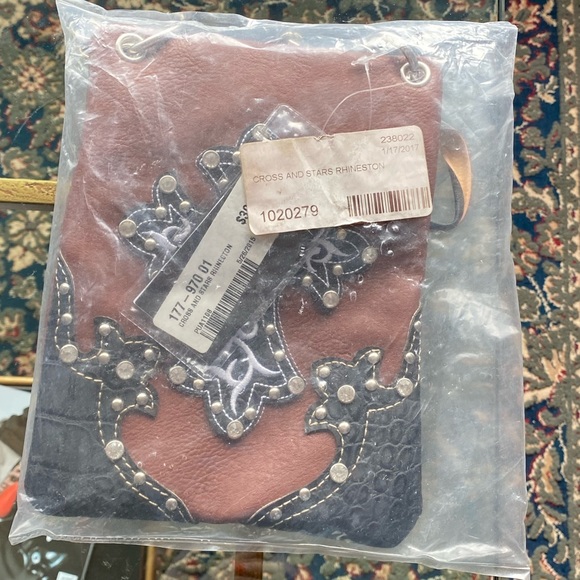 Biker’s. Crossbody Bag - Picture 9 of 17